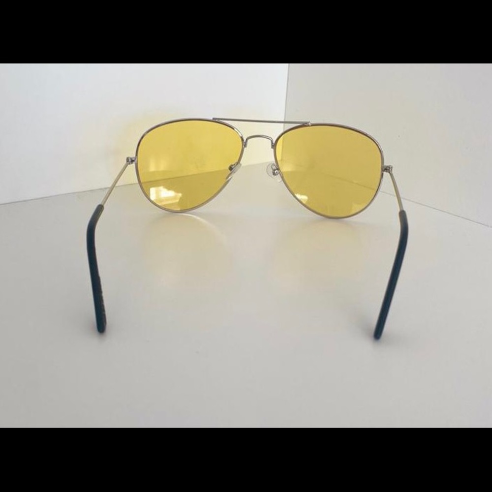 Sunglass Bundle - Picture 3 of 16